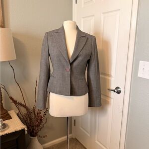 Sophisticated Women's Gray Suit Jacket